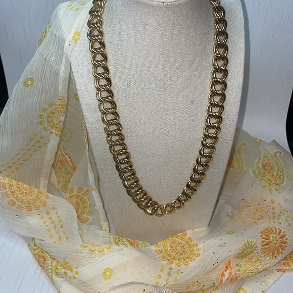 Napier gold tone double link 20” chain necklace - Picture 3 of 6